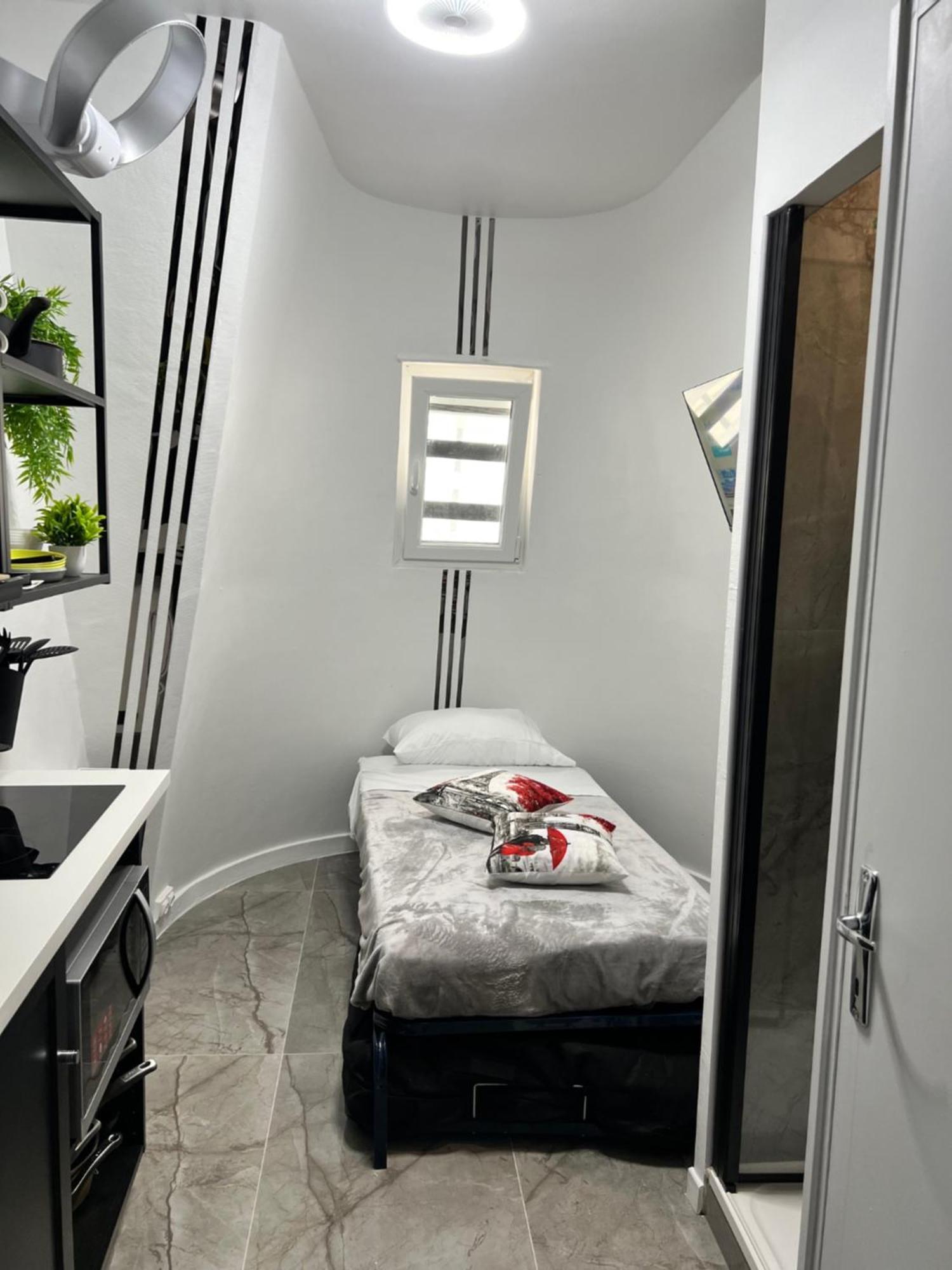 Apartment Bastille Bercy Gare De Lyon Climatisee 9m2 Ideal 1 Pers ,max 2 Pers Paris